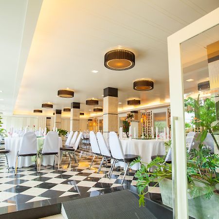 Paradise Hotel Udonthani Bagian luar foto